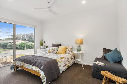 Sea View At Silver Sands - C21 SouthCoast Holidays - Accommodation Daintree 8