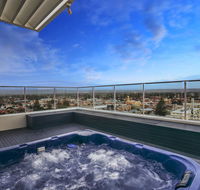 Glenelg Skyline Penthouse - Accommodation Daintree
