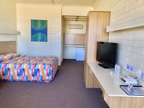 Opal Inn Hotel, Motel, Caravan Park - Accommodation Daintree 33