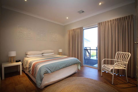 Waterfront On Osprey - Accommodation Daintree 15