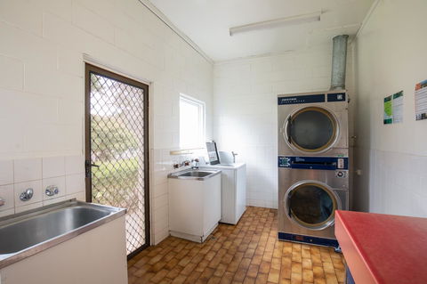 Blue Lake Holiday Park - Accommodation Daintree 11