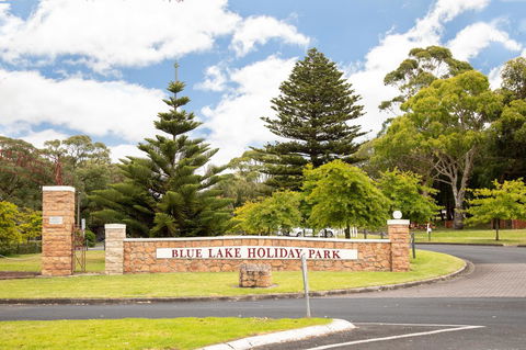 Blue Lake Holiday Park - Accommodation Daintree 0