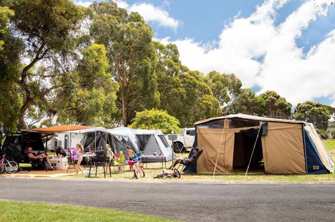 Blue Lake Holiday Park - Accommodation Daintree 9
