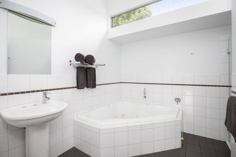 Blue Lake Holiday Park - Accommodation Daintree 42