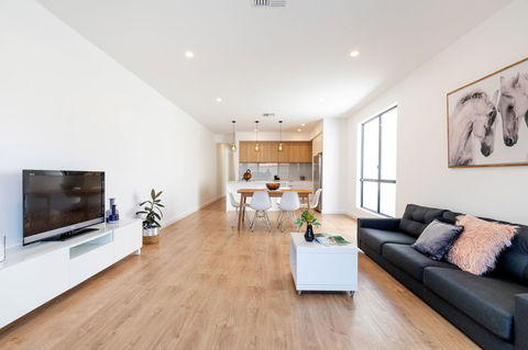 Brand New Affordable Luxury 3 Bedroom 3 Bathrooms House Close To Adelaide City, Chinatown, Beach, Adelaide Airport - Accommodation Daintree 5