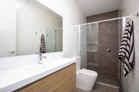 Brand New Affordable Luxury 3 Bedroom 3 Bathrooms House Close To Adelaide City, Chinatown, Beach, Adelaide Airport - Accommodation Daintree 4