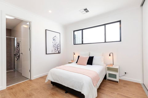 Brand New Affordable Luxury 3 Bedroom 3 Bathrooms House Close To Adelaide City, Chinatown, Beach, Adelaide Airport - Accommodation Daintree 0