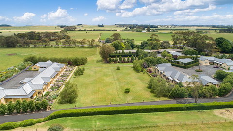 The Barn Accommodation - Accommodation Daintree 1