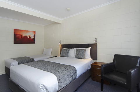Victor Harbor City Inn - Accommodation Daintree 32