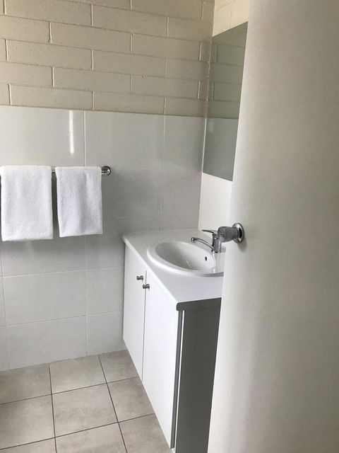 Victor Harbor City Inn - Accommodation Daintree 2