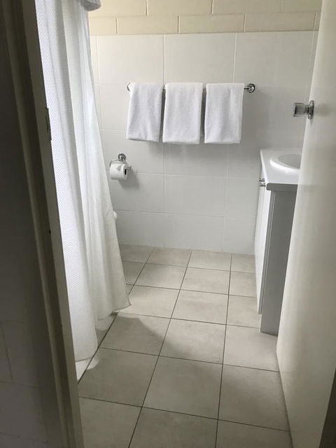 Victor Harbor City Inn - Accommodation Daintree 1