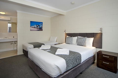 Victor Harbor City Inn - Accommodation Daintree 18