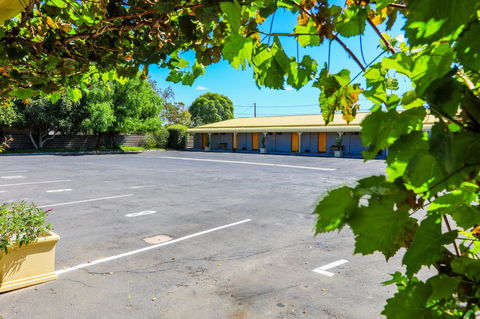 Country Roads Motor Inn Naracoorte - Accommodation Daintree 30