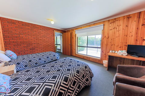 Country Roads Motor Inn Naracoorte - Accommodation Daintree 15