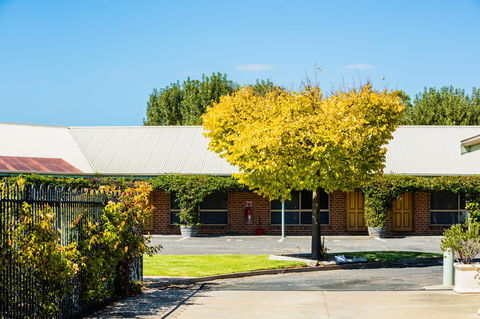 Country Roads Motor Inn Naracoorte - Accommodation Daintree 6