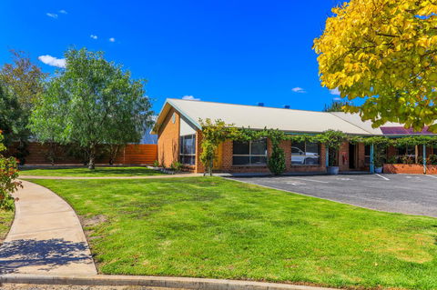 Country Roads Motor Inn Naracoorte - Accommodation Daintree 13