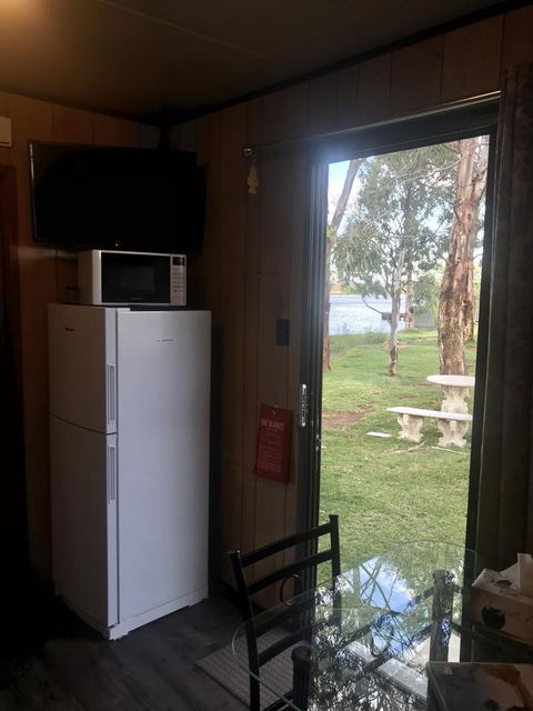Murray Bridge Riverview Cabin - Accommodation Daintree 3