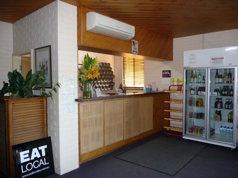 The Wine Vine Hotel - Accommodation Daintree 10