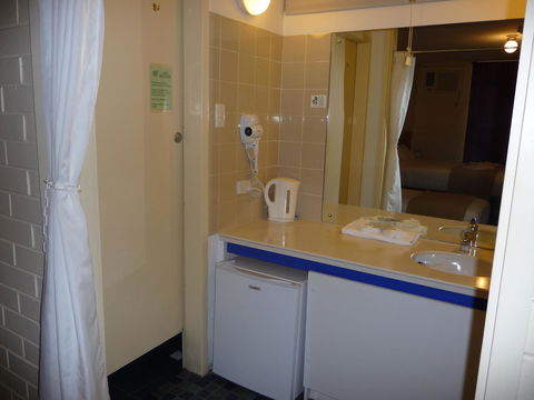 The Wine Vine Hotel - Accommodation Daintree 1