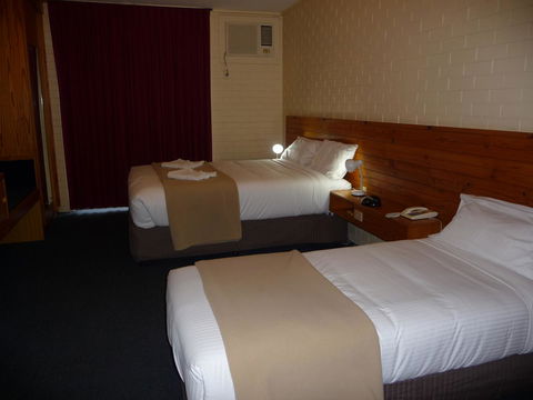 The Wine Vine Hotel - Accommodation Daintree 3