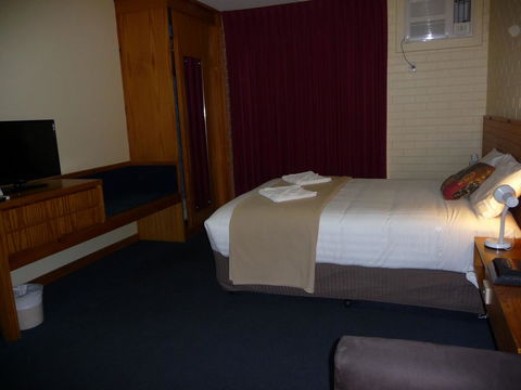 The Wine Vine Hotel - Accommodation Daintree 4