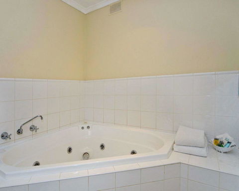 Comfort Inn Victor Harbor - Accommodation Daintree 6