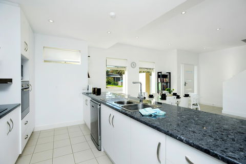 Blue Zone - Aldinga Beach - Accommodation Daintree 4