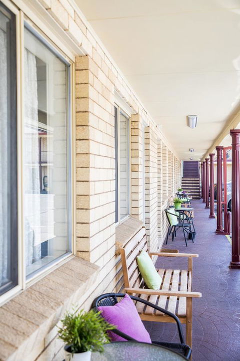 Lilac City Motor Inn & Steakhouse - Accommodation Daintree 13