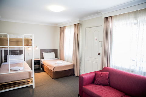 Lilac City Motor Inn & Steakhouse - Accommodation Daintree 15