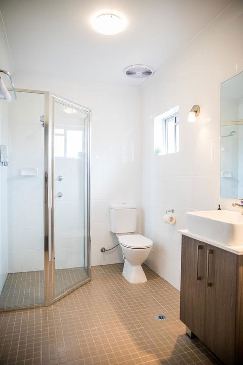 Lilac City Motor Inn & Steakhouse - Accommodation Daintree 6