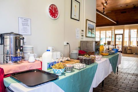 Lilac City Motor Inn & Steakhouse - Accommodation Daintree 2