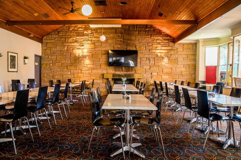 Lilac City Motor Inn & Steakhouse - Accommodation Daintree 1