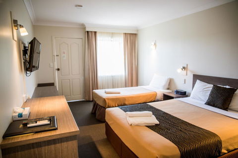 Lilac City Motor Inn & Steakhouse - Accommodation Daintree 30