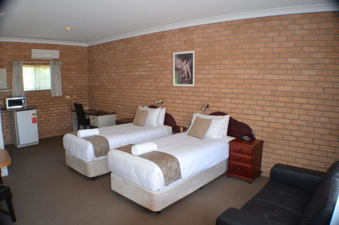 Deer Park Motor Inn Armidale - Accommodation Daintree 3