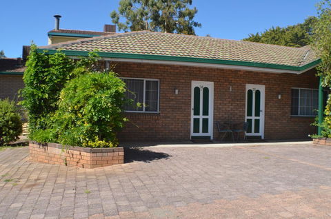 Deer Park Motor Inn Armidale - Accommodation Daintree 37