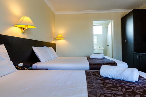 Abcot Inn - Accommodation Daintree 11