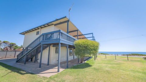 Sandy Feet 31 Gold Coast Drive - Accommodation Daintree 21