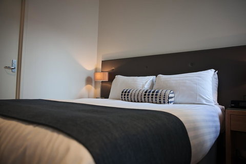 Mawson Lakes Hotel - Accommodation Daintree 2