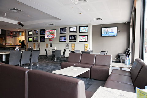 Mawson Lakes Hotel - Accommodation Daintree 19