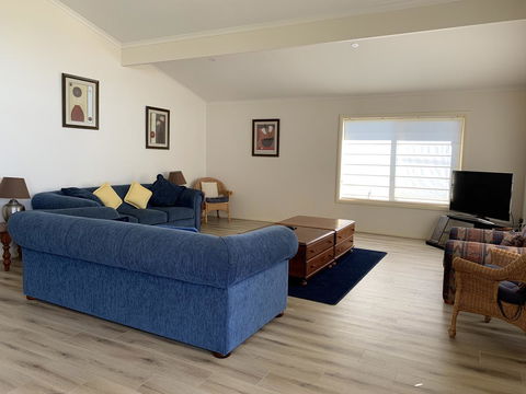 Emu Bay Lodge - Accommodation Daintree 6
