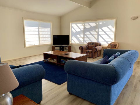Emu Bay Lodge - Accommodation Daintree 5
