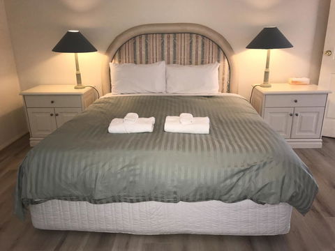 Emu Bay Lodge - Accommodation Daintree 10