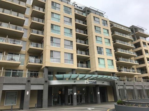 Glenelg Holiday Apartments-Pier - Accommodation Daintree 0