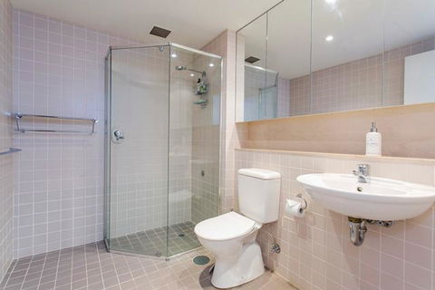 Glenelg Holiday Apartments-Pier - Accommodation Daintree 5