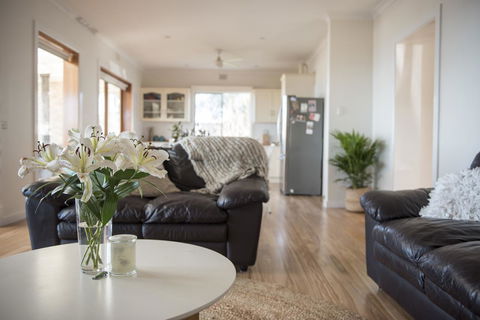 Port Lincoln Seaside Home - Accommodation Daintree 4