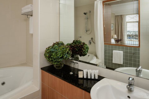 Rydges Newcastle - Accommodation Daintree 15