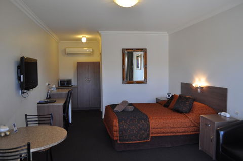 Augusta Courtyard Motel - Accommodation Daintree 0