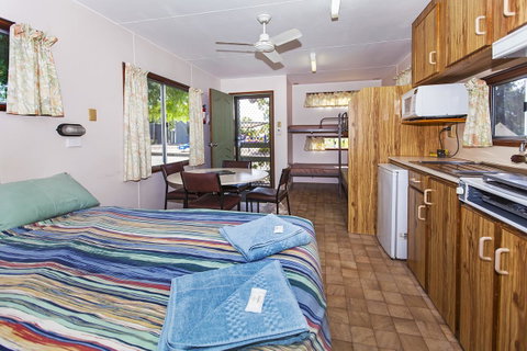 Echo Holiday Parks - Naracoorte - Accommodation Daintree 2