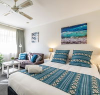 Aqua Waves Glenelg Central Studios - Accommodation Daintree