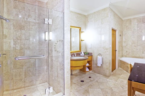 Duxton Hotel Perth - Accommodation Daintree 3